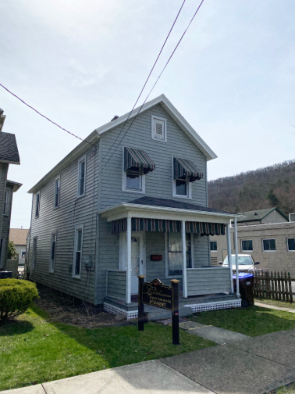 Franklin House: 627 12th St