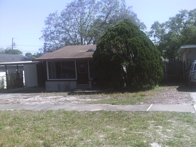 Palm Harbor House: 1328 Illinois Ave.