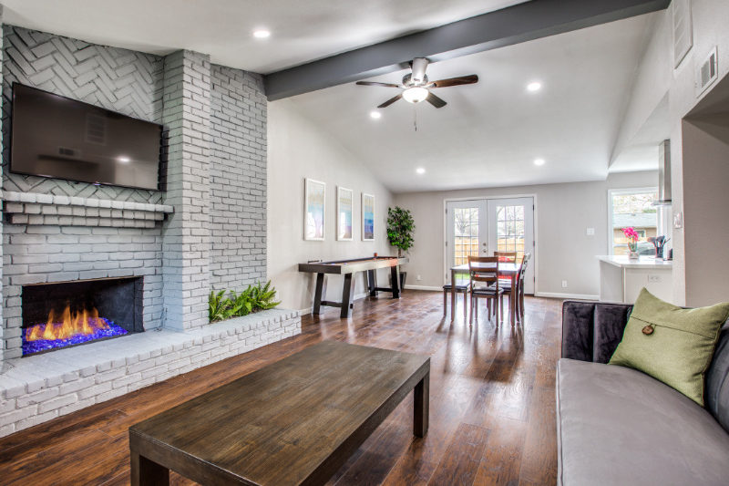 Richardson House: 831 Loganwood Ave