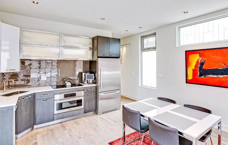 Denver House: 402 Harrison St