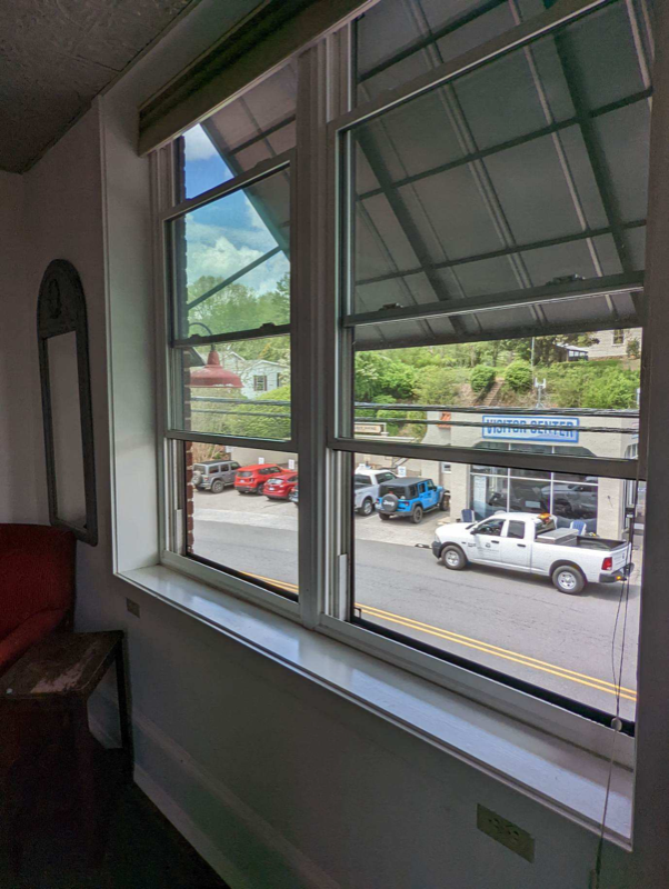 burnsville Apartment: 105 W Main St