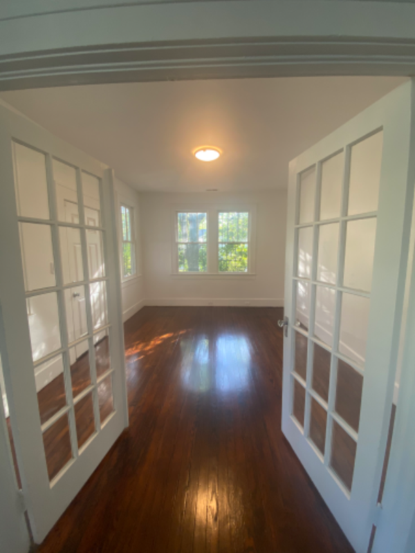 N Charleston House: 1914 A Calvert Street