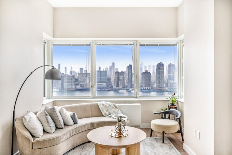 Long Island City Apartment: 52 Center Blvd