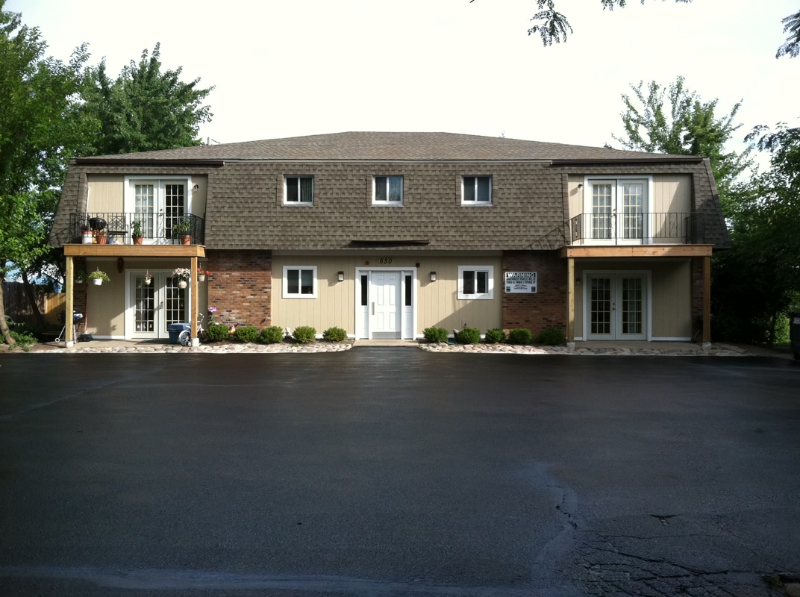 Vernon Hills Apartment: 650 Westmoreland Dr