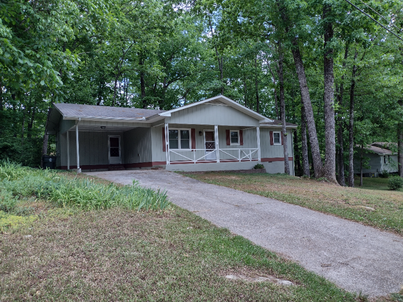 Clarkesville House: 242 Swain St