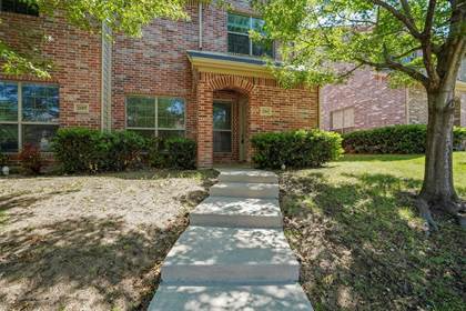 Grand Prairie Townhome: 2361 Homewood Ln