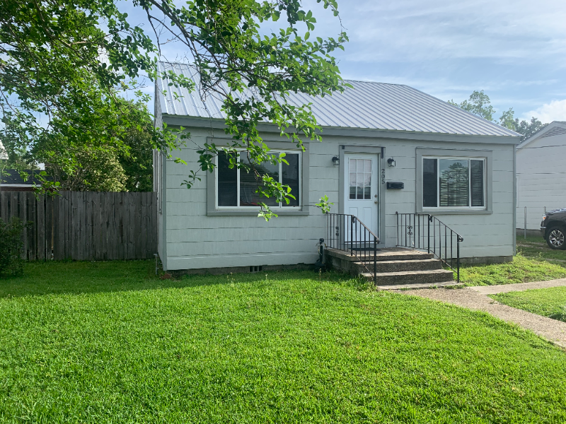 Thibodaux House: 205 Washington Ave.