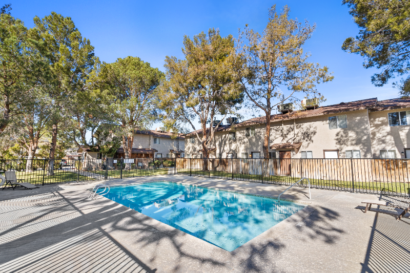 Ridgecrest Apartment: 121 N Gateway Blvd