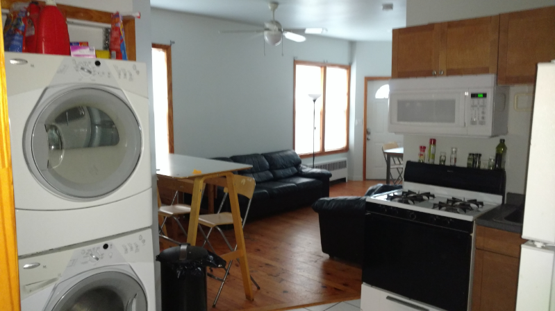 Brookline Village Apartment: 1 Roberts St