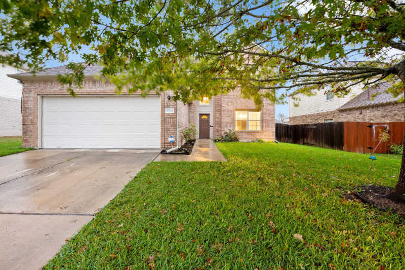 Pflugerville House: 20825 Penny Royal Drive