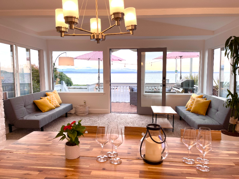 Seattle House: 1500 Alki Ave SW