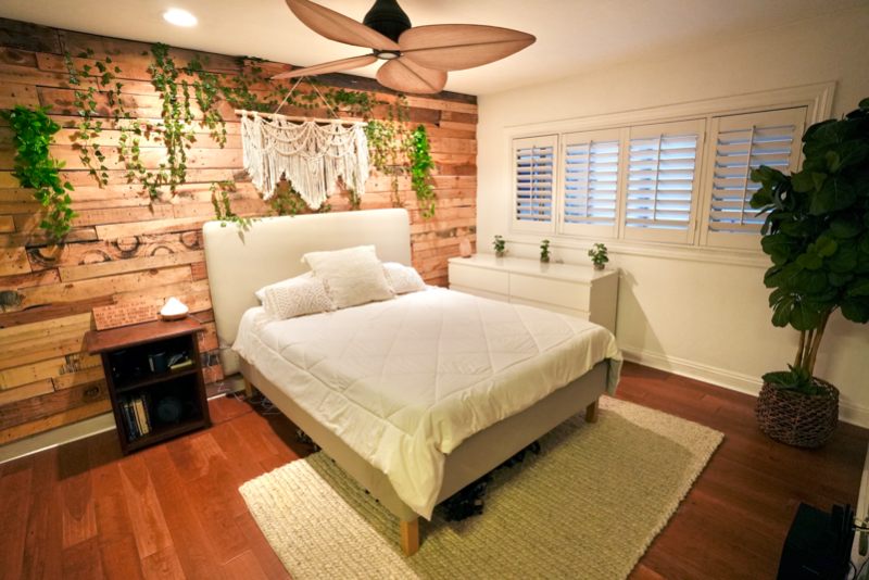 San Diego Condo: 1049 Felspar St