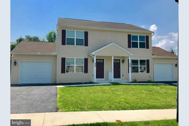 Enola Townhome: 516 Dakemich Ct