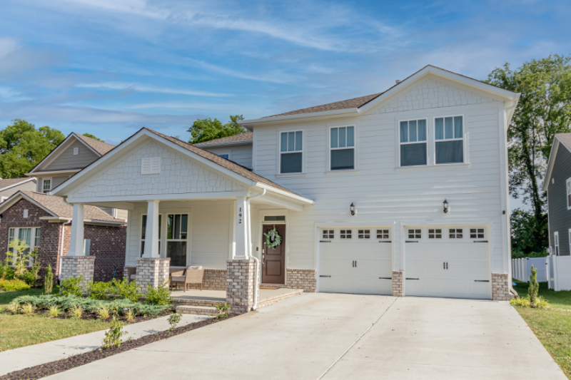 Hendersonville House: 192 Picasso Circle