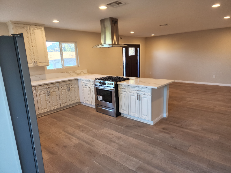 Lakeside House: 8580 Golden Ridge Rd