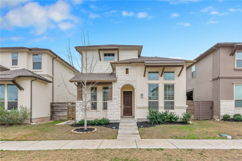 Austin House: 1605 Arcilla Street