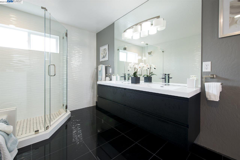 Fremont House: 35537 Cabral Dr