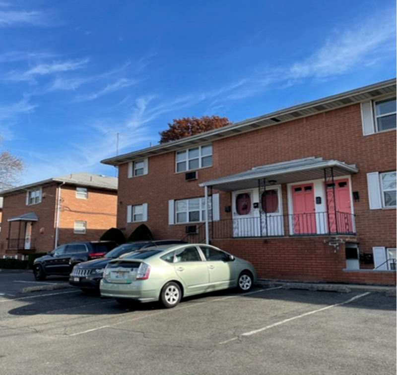 Garfield Apartment: 400 Midland Ave