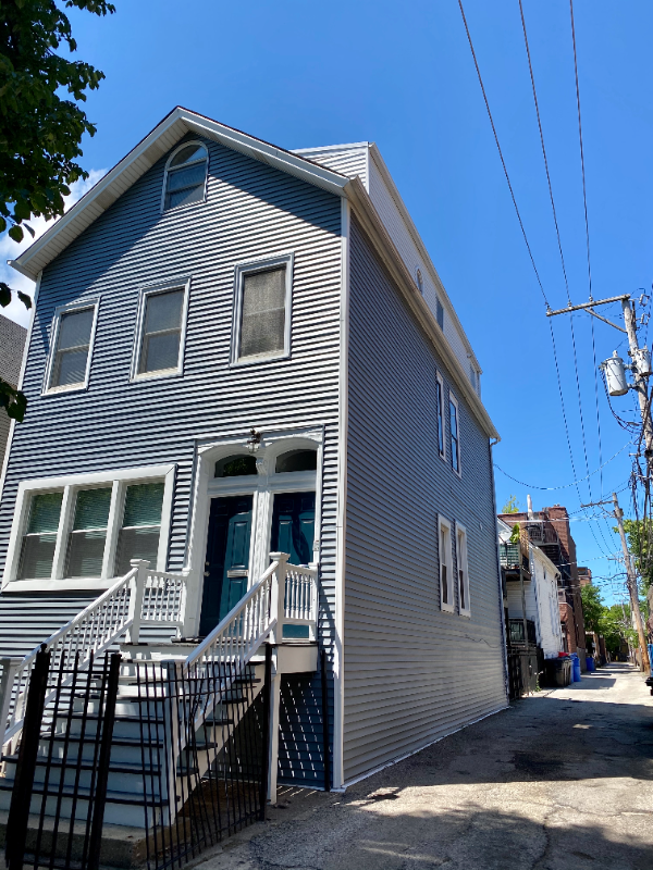 Chicago Apartment: 1214 W Nelson